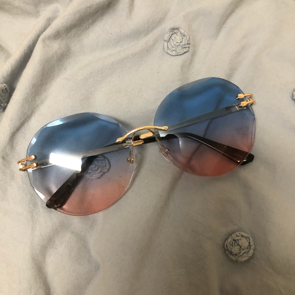 Circle round sunglasses